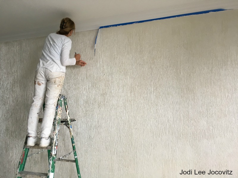 How to Paint a Textured Metallic Wall Finish by Cheryl Phan