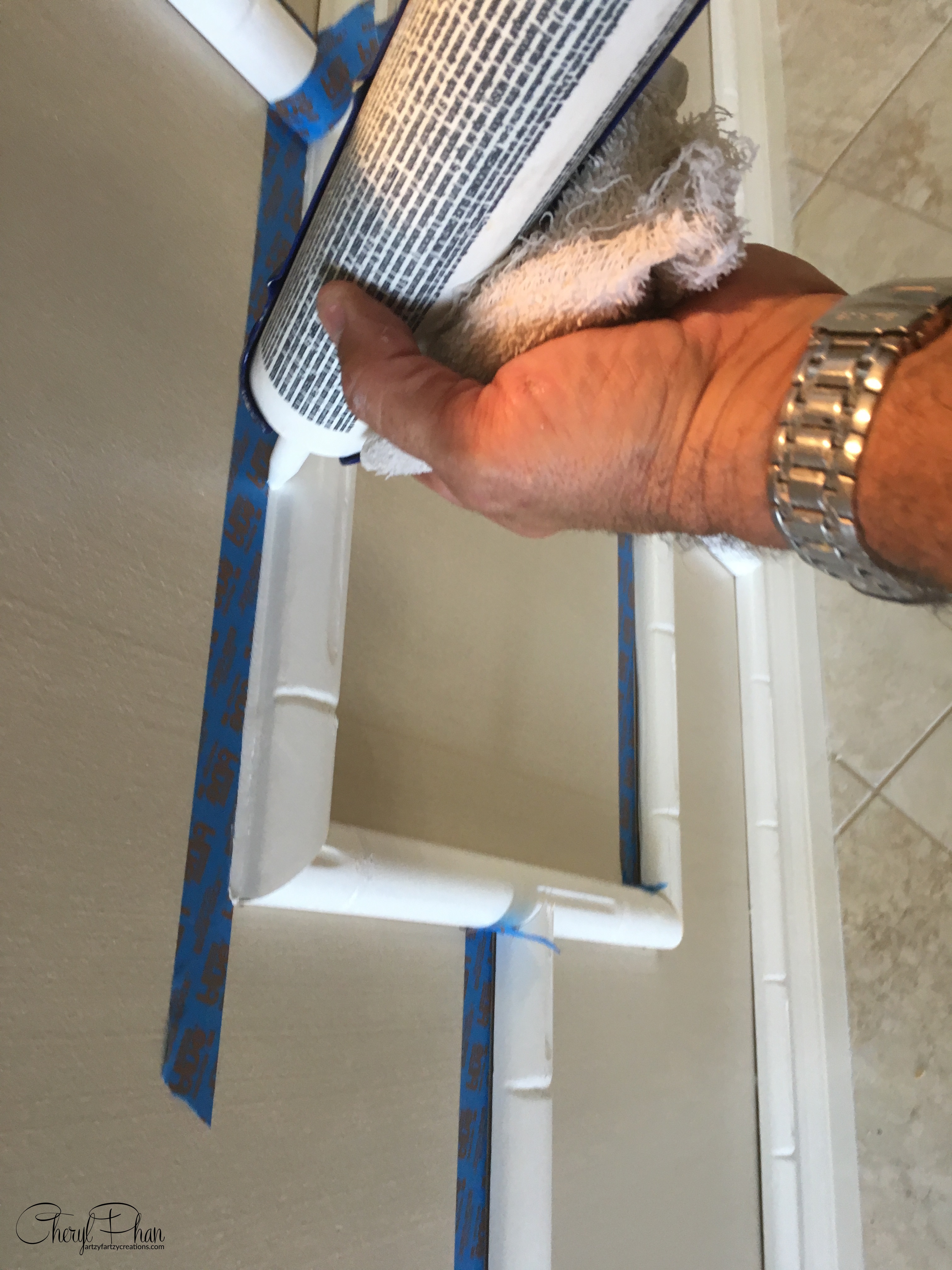 How to get a no-smudge caulk line