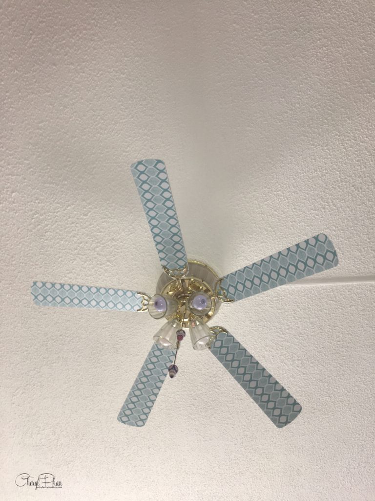 Håndværker anklageren forståelse Update your ceiling fan with style using contact paper
